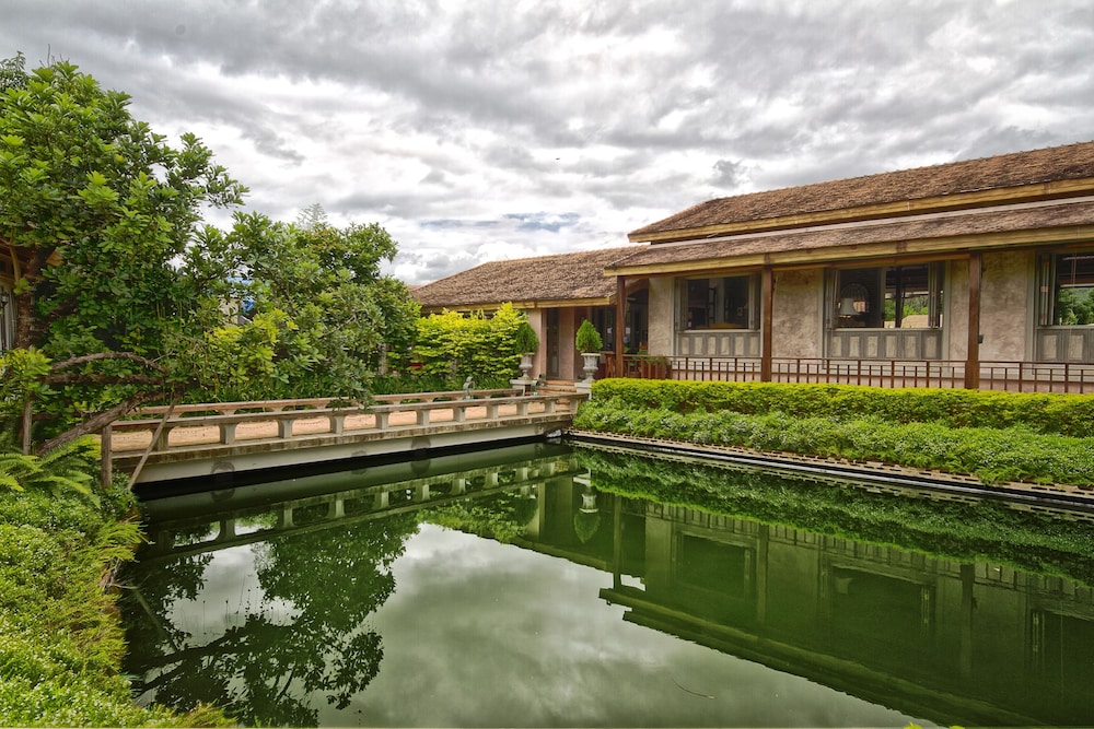 Hotel Reverie Siam Resort - Image 1