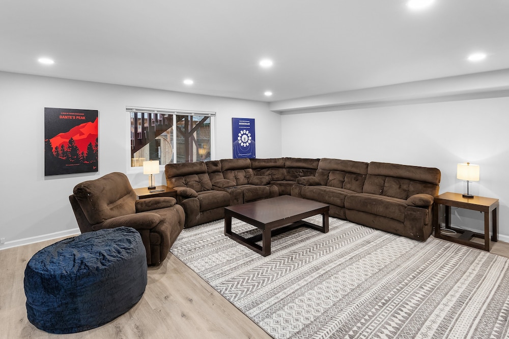 Mountain View Manor #2546