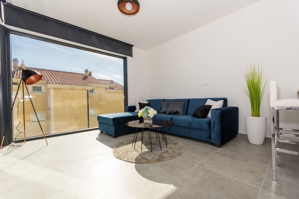Luxury Apartments Royal M with Pool