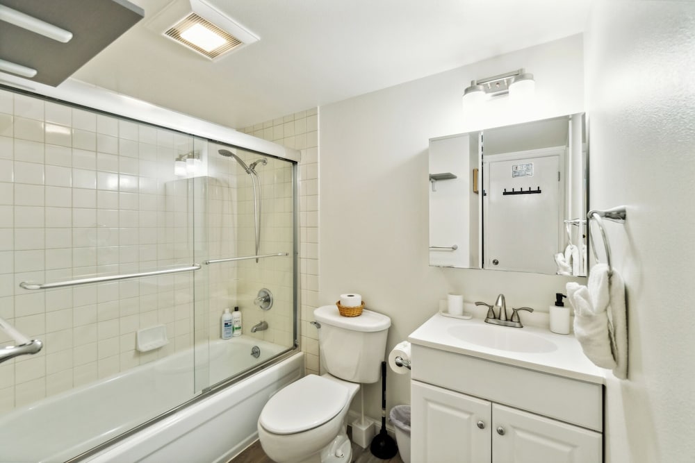 Central Bellevue Guesthouse, photo 37