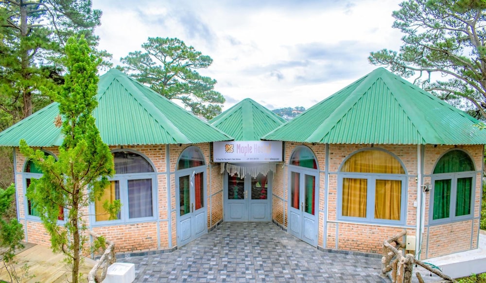 Maple Hostel