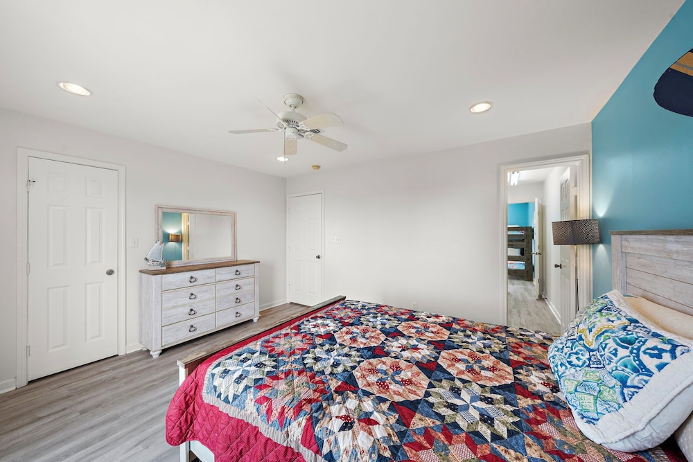 The Krusty Krab by Ryson Vacation Rentals