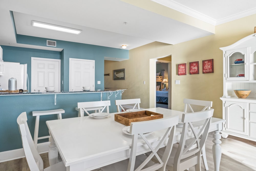 Tidewater by Book That Condo