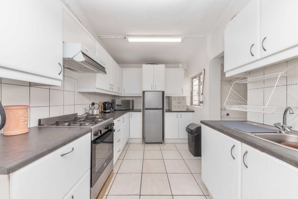 Peaceful 1BD Flat w/ Private Gardenrondebosch