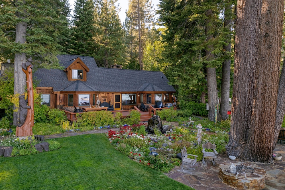 Homewood Lakefront by Avantstay Private Beach Lake Access Views