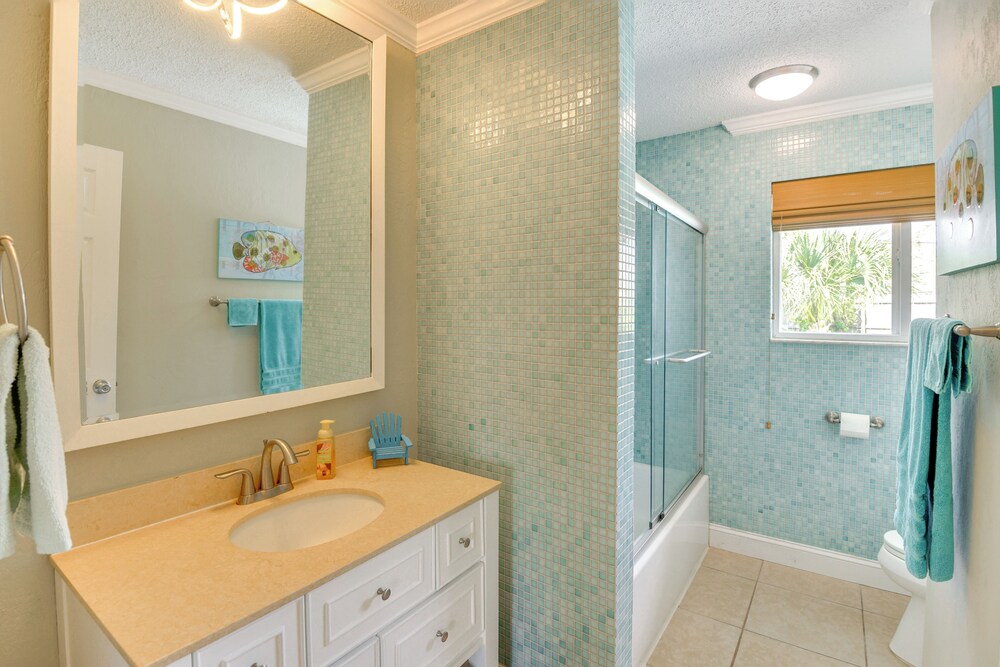 Swim, Fish & Walk to Shore: Ormond Beach Home!