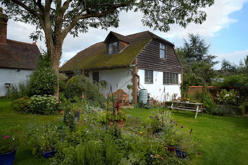 Strawberry Cottage B&B