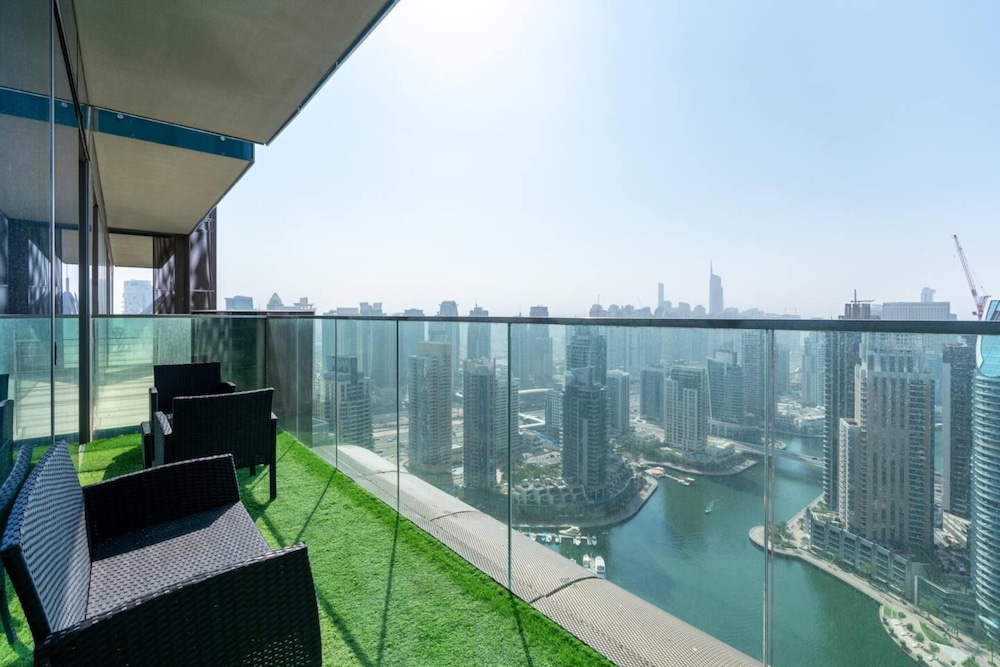 Stunning 1BD Apartment 15mins to Marina Promenade!