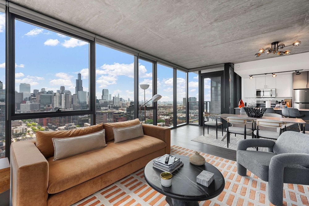 Cloud9 6 apt for 30ppl Fulton Market The Nouveau