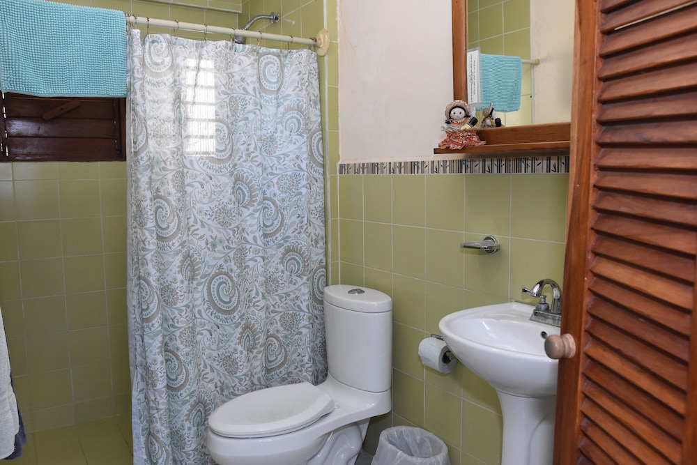 Room in B&B - Cancun Guest House 4 Terrace Tub