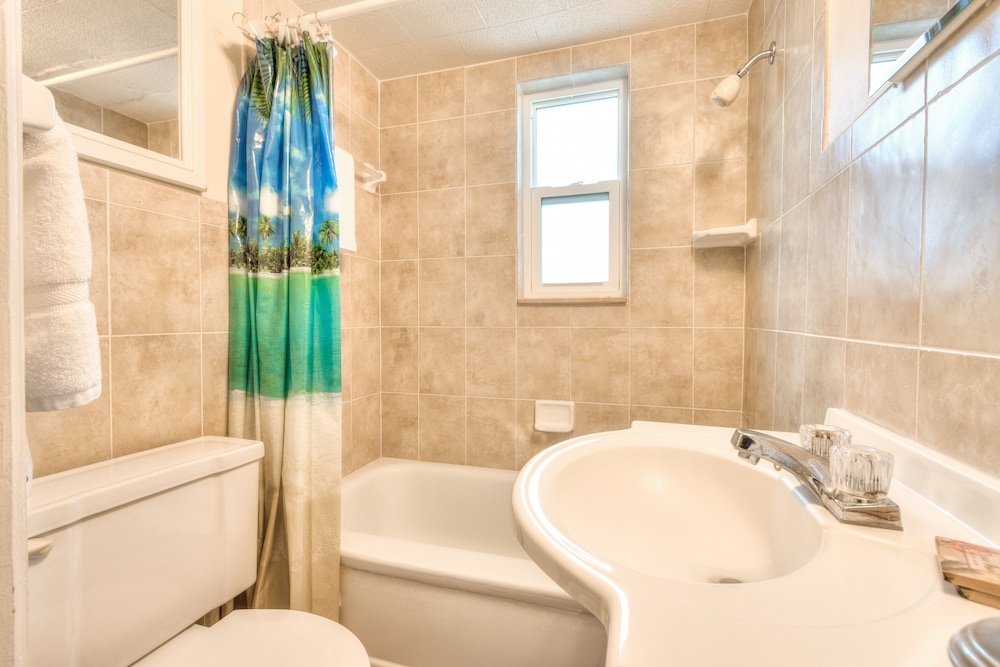 Tropic Terrace #16 - Beachfront Rental Studio Bedroom Home by RedAwning view 2