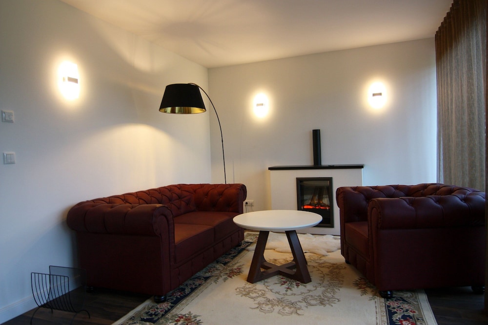 Chalet Near Schwerin With Golf & Castle Views