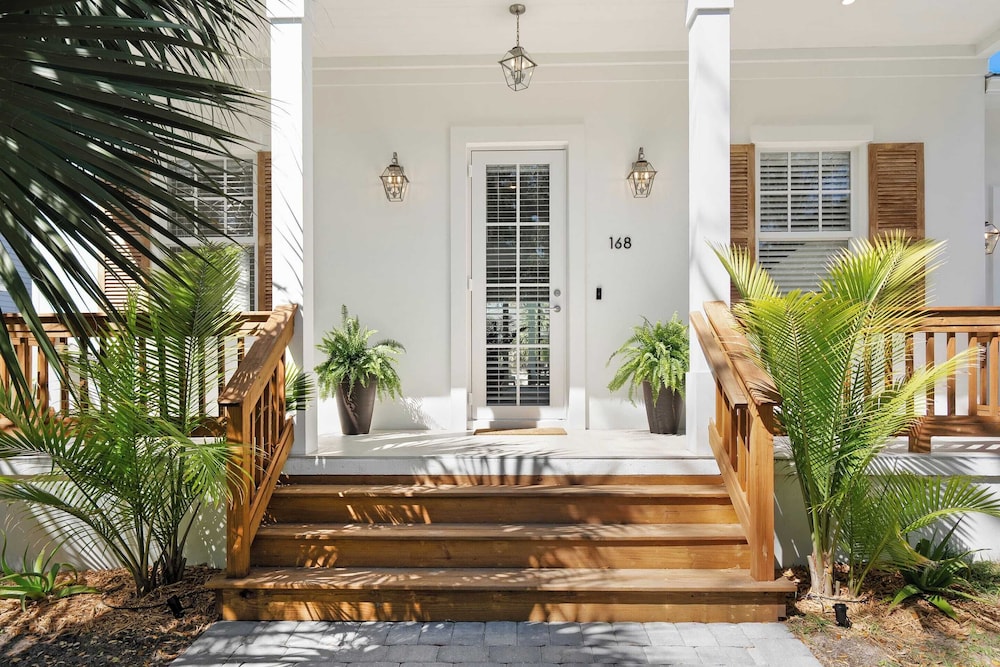 Serenity at Surfside by Avantstay Pool, Porches, Fire Pit & Arcade Near Vilano Beach