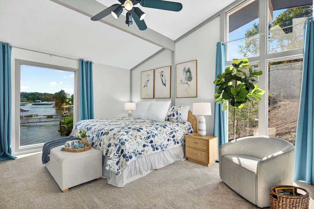 Lake Home Oasis - Sleeps 18
