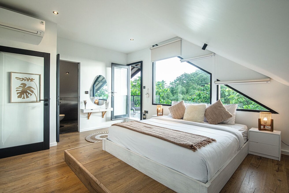 Stunning 6BR Villa 5 Mins to Bingin