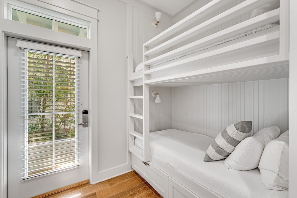 Magnolia Cottages by the Sea by Panhandle Getaways