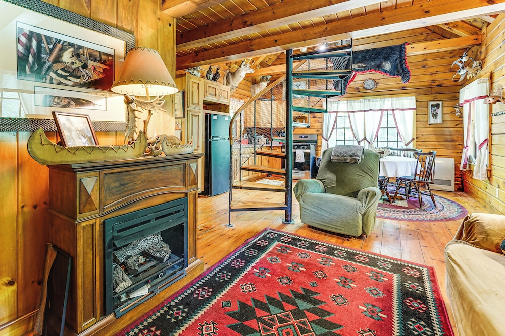 35 Mi to Acadia: Rustic Retreat in Orland!
