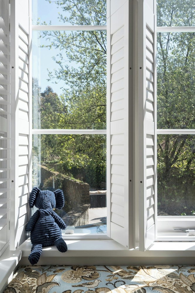 Kennington Road by Onefinestay