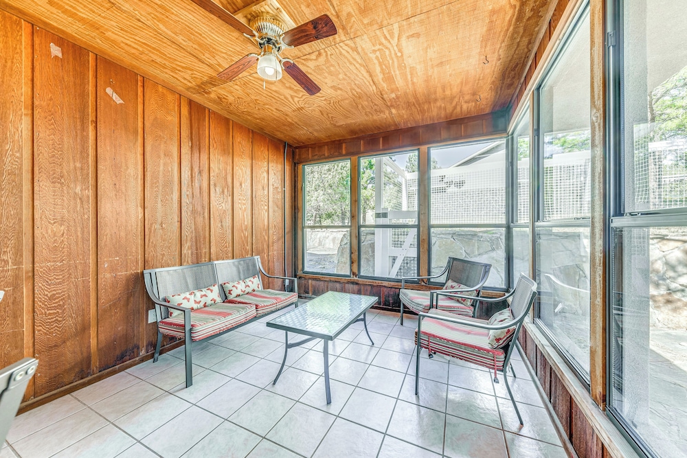 Spacious Ruidoso Home w/ Patio & Mountain Views!