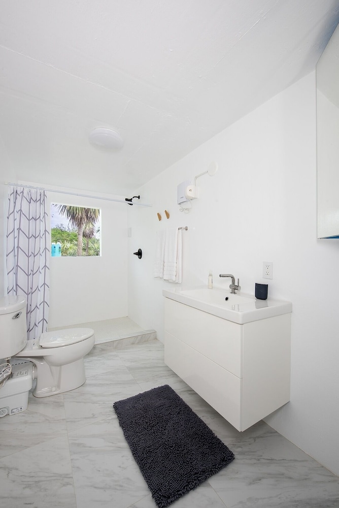 Sky Cove 6 Bedroom Home - Property Image 12
