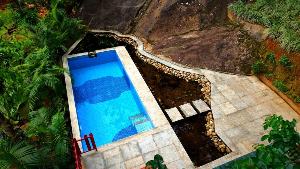 Lux Valley Munnar