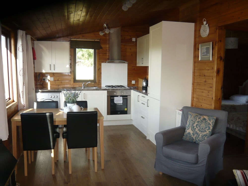 Cosy Pine Lodge With far Reaching Country Views and Large sun Deck view 4