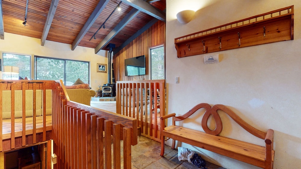 Mammoth West 143 Quiet Condo With Amazing Mountain Views and A Short Walk to Canyon Lodge by RedAwning