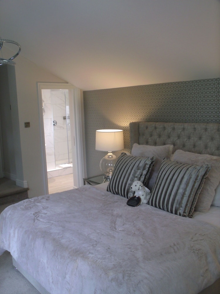 The Dog at Peover