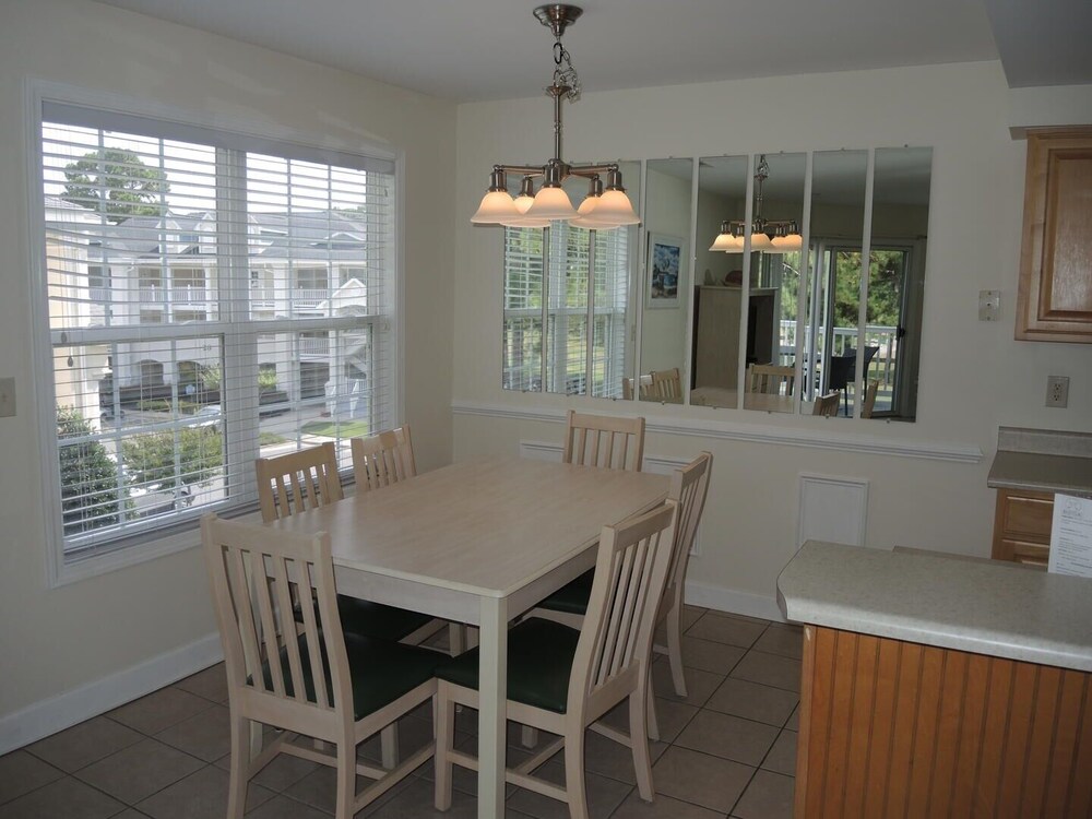 3009m 1 Bedroom Condo by Redawning view 4