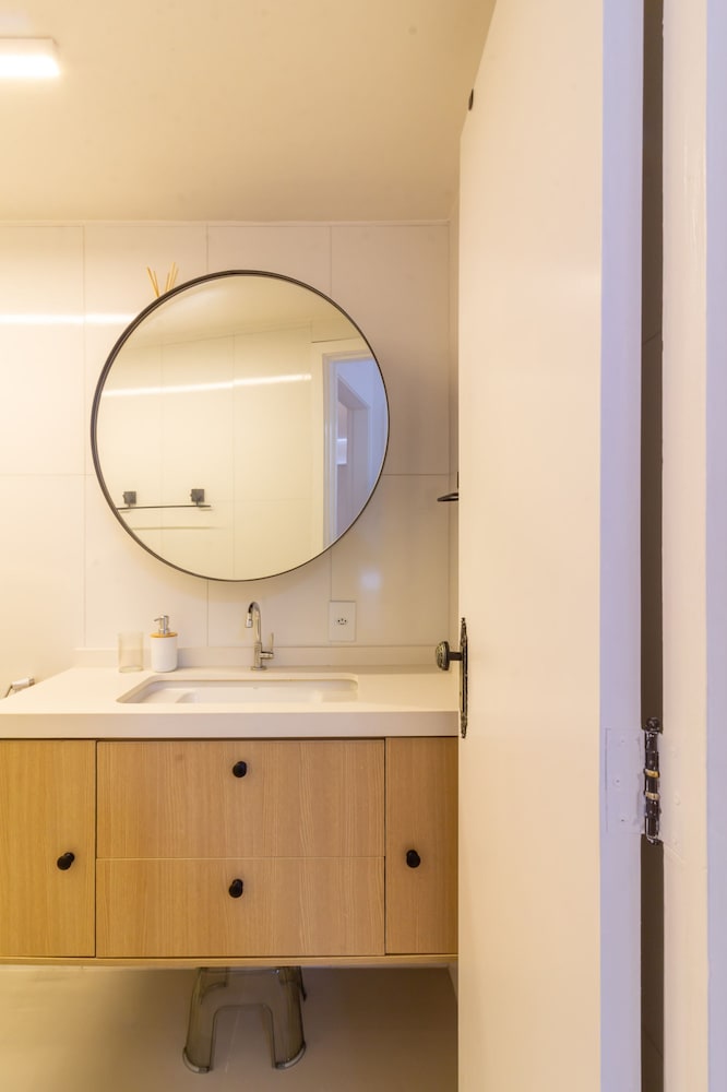 Your Complete Retreat in Barra da Tijuca Av702