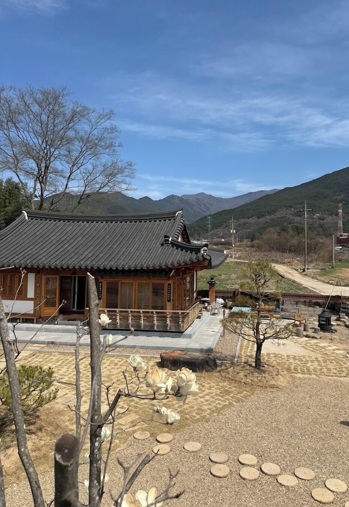 Jukrokjungsa hanokstay