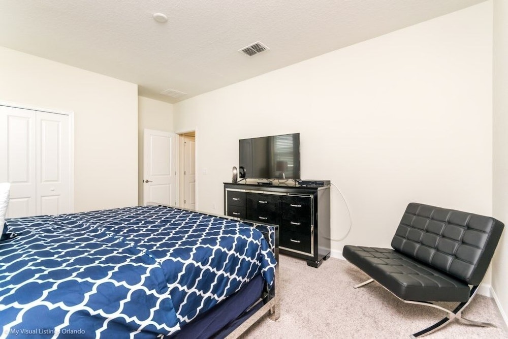 1580pd Amazing Champions Gate 8 Bedroom 5 Bed 8 Villa by Redawning - Image 4