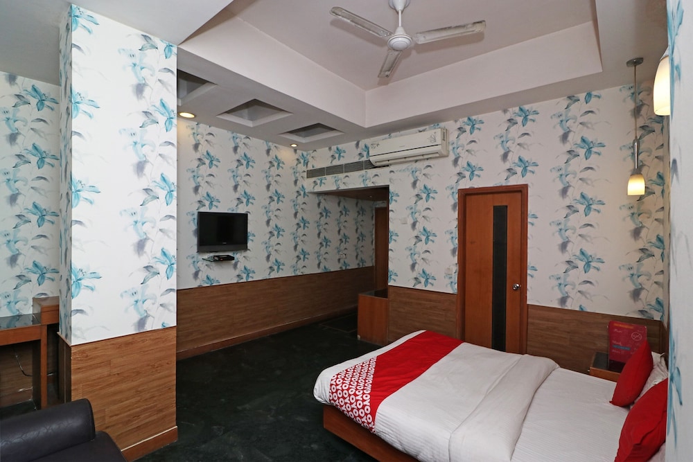 OYO 421 One Hotel - Property Image 7