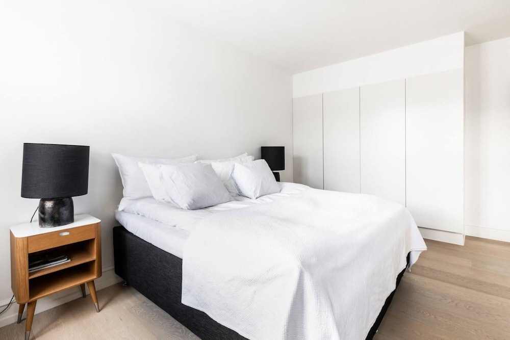 Dinesen Collection Condo by Royal Theatre