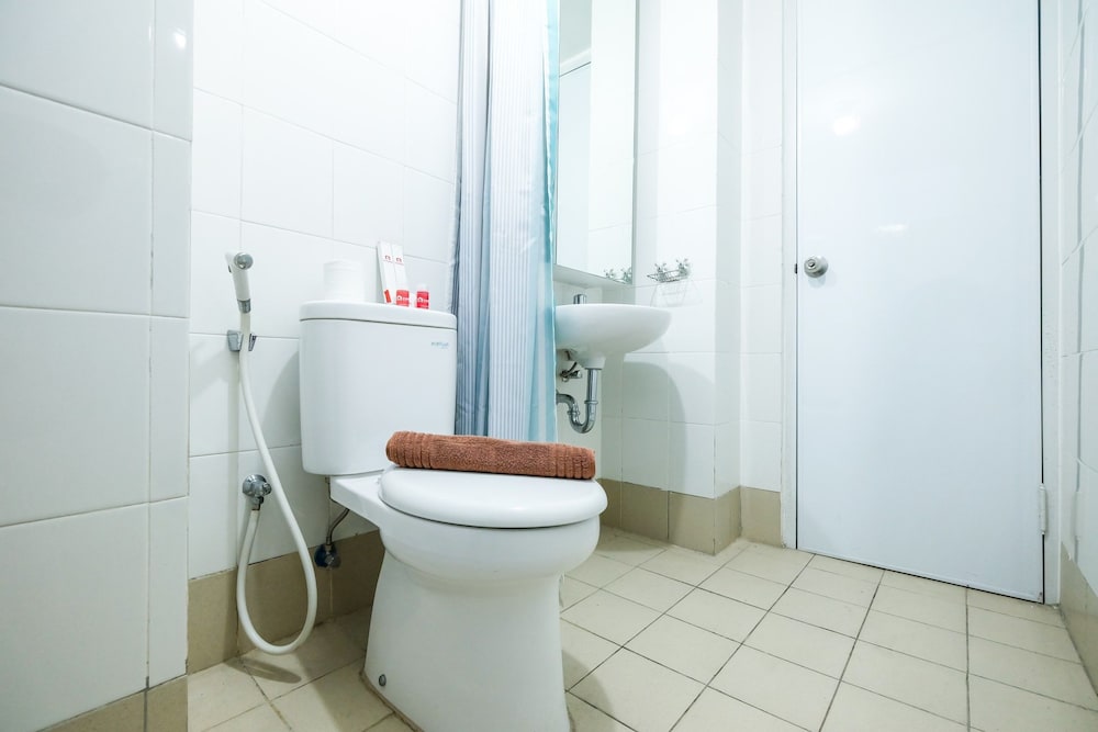 Modern And Comfy 3BR Bassura City Apartment, Jakarta - 12