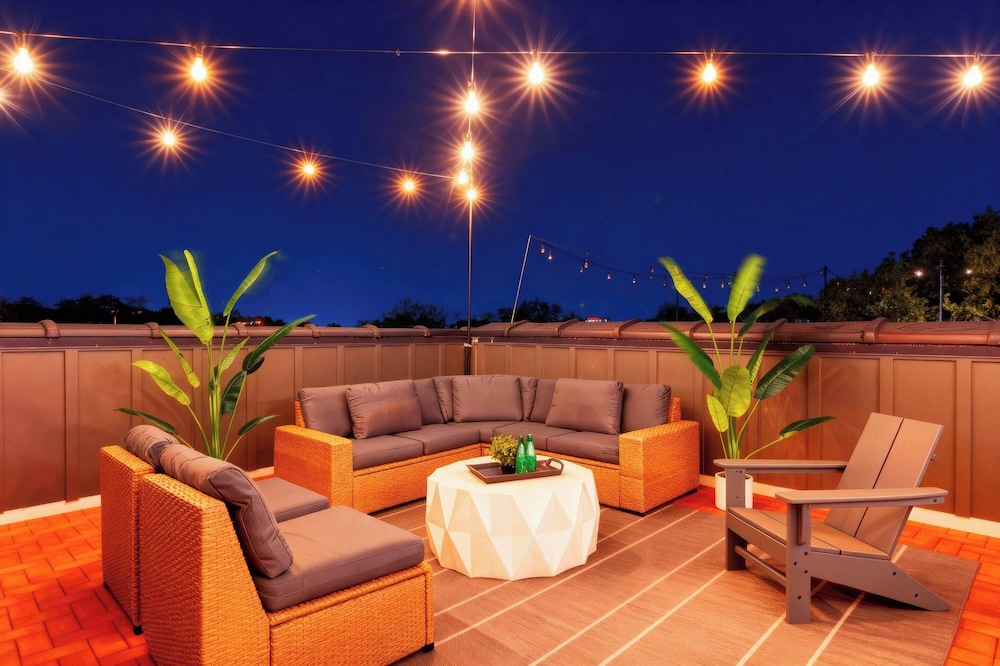 Luxury Retreat Double Rooftop Deck Game Room