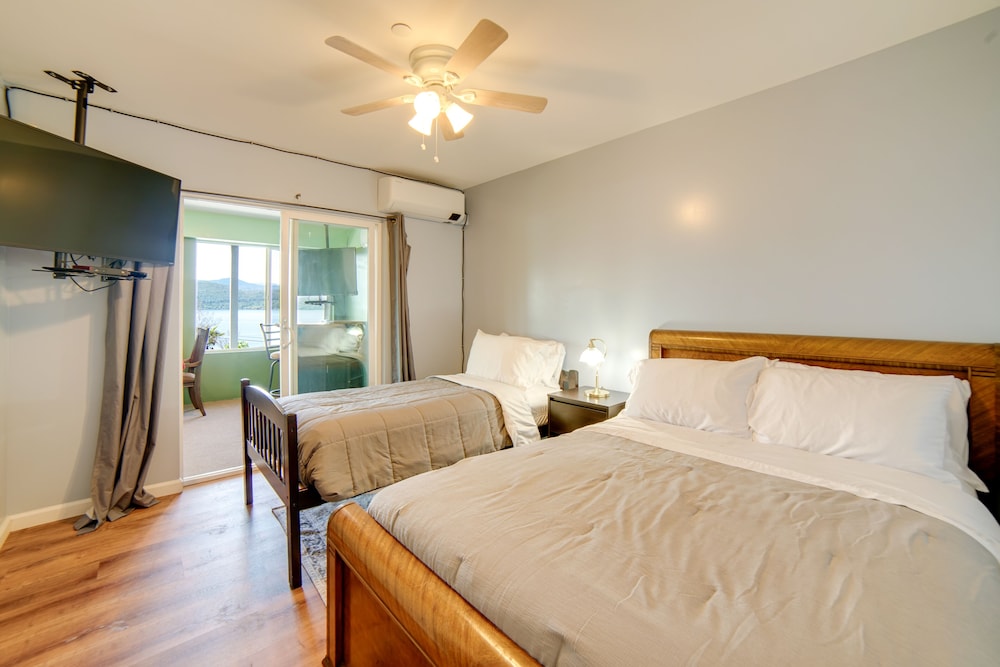 Clearlake Vacation Rental w/ Nearby Lake Access! view 3