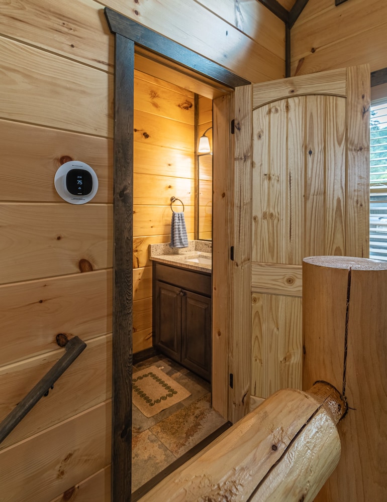 Serene Mountain Retreat 3BR Haven in Gatlinburg