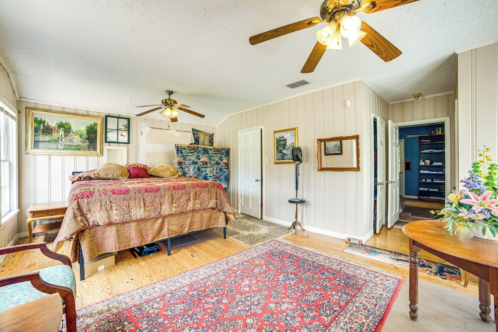 10 Mi to Lake Palestine: South Tyler Location!