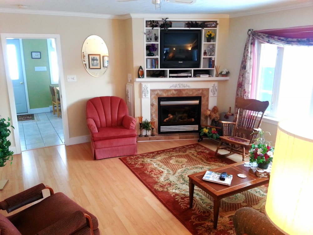 2 bedroom Wiffen Cottage