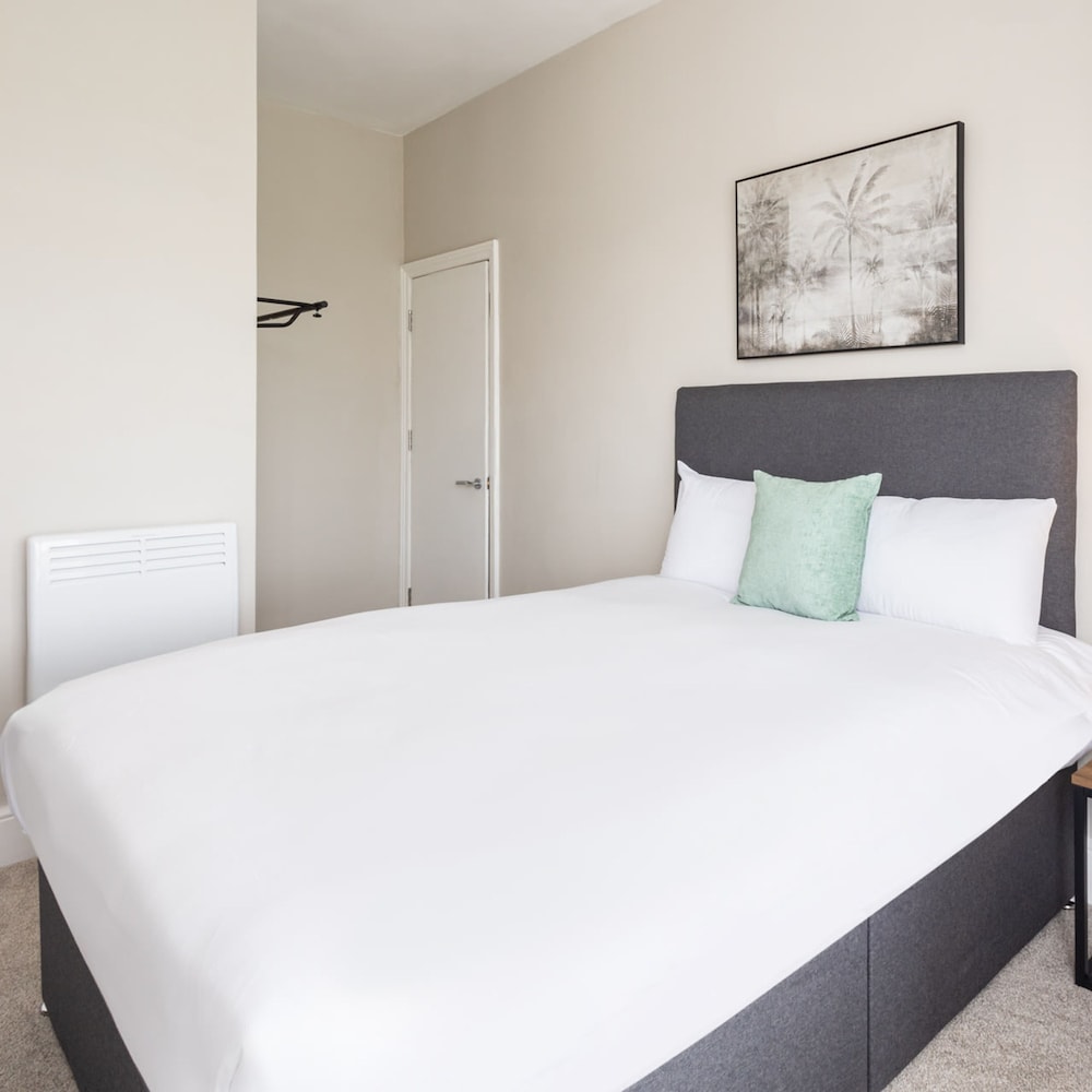 Host Stay Clifton Studio 5 view 2