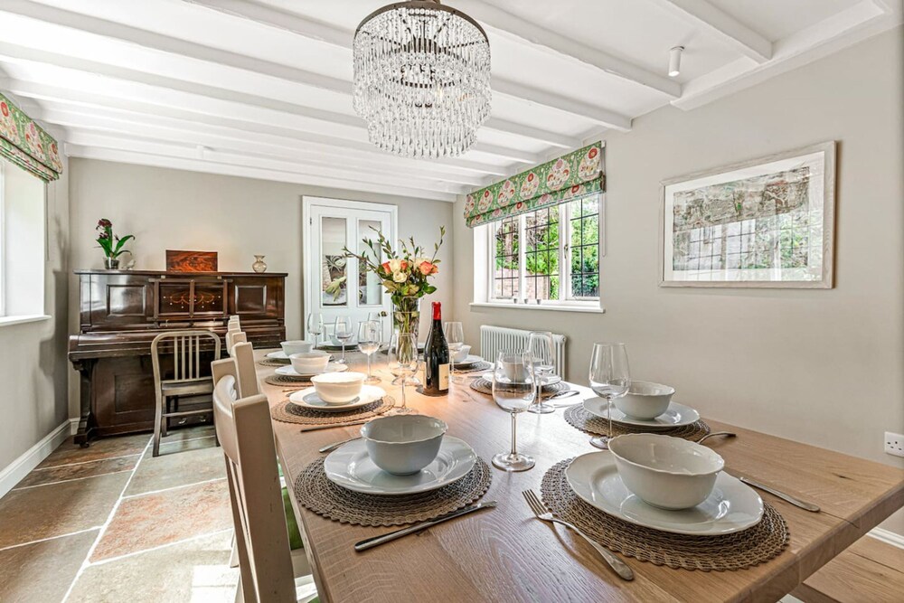 Honeypot Cottage - From 500 Per Night