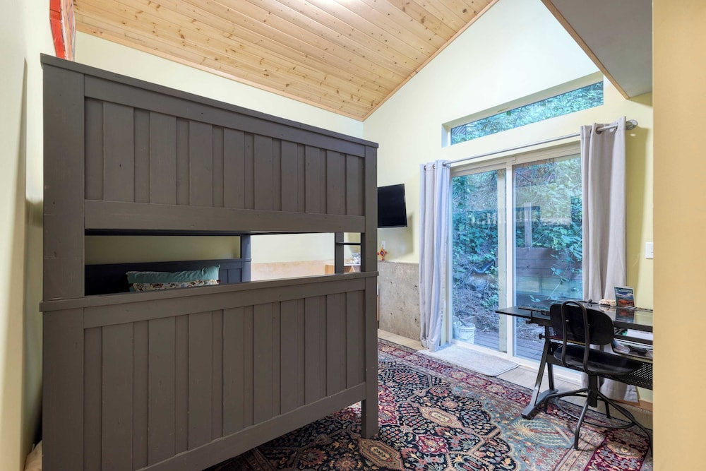 Coastal Escape w/ Balcony, Firebowl & Ocean Views Near Manzanita Sunset House by Avantstay