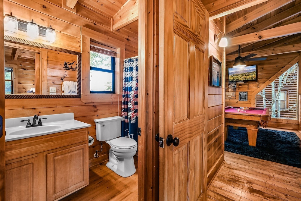 The Smoky Pines 2 Bedroom Cabin