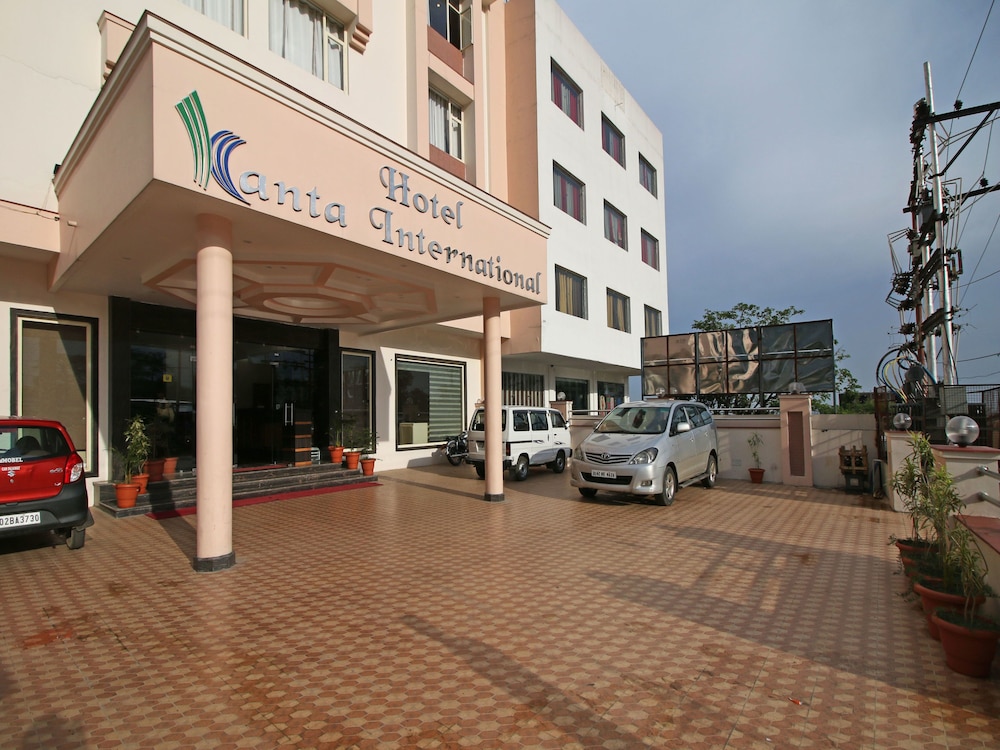 OYO 4690 Hotel Kanta International