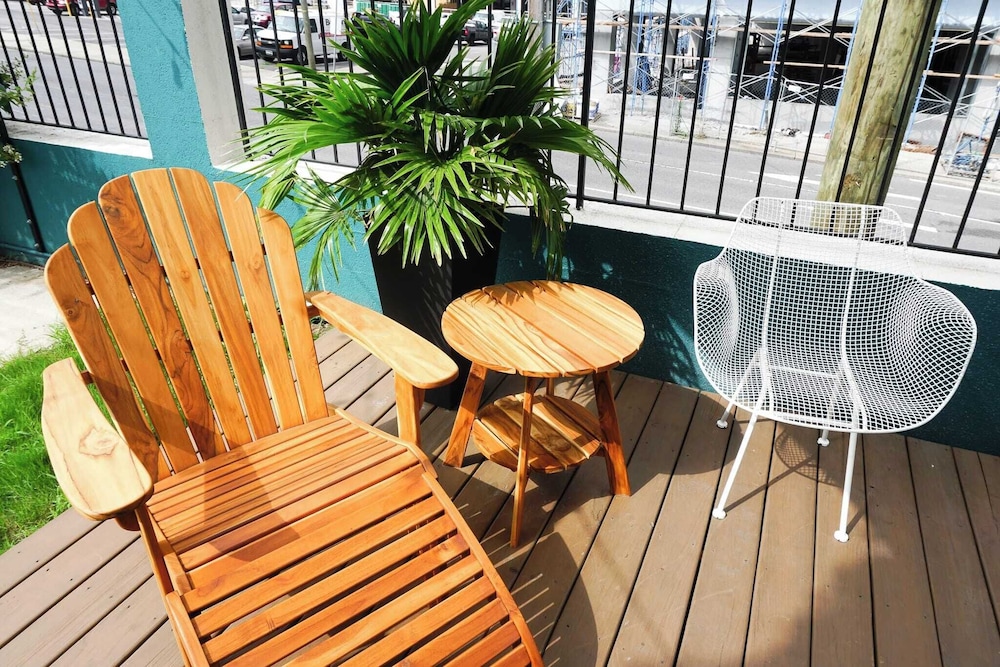 Sleeps 24 Group-friendly Sobro Stay Near Music & Downtown by Avantstay