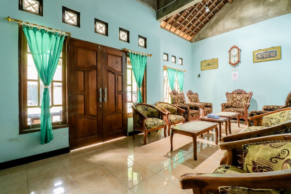 Mutiara Guesthouse view 2