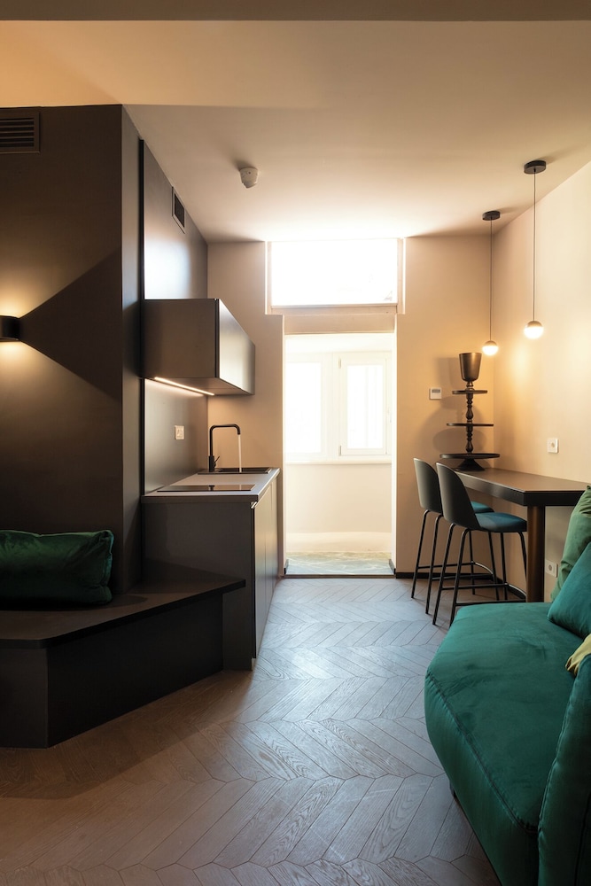 Colonna Collection