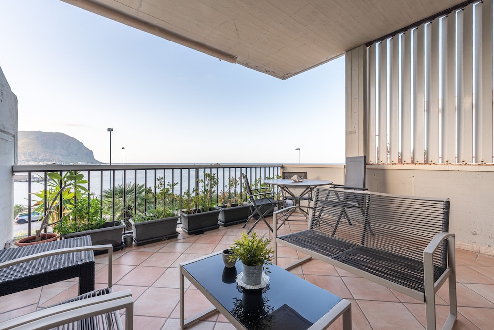 Casa Azzurra Seaview Addaura by Wonderful Italy