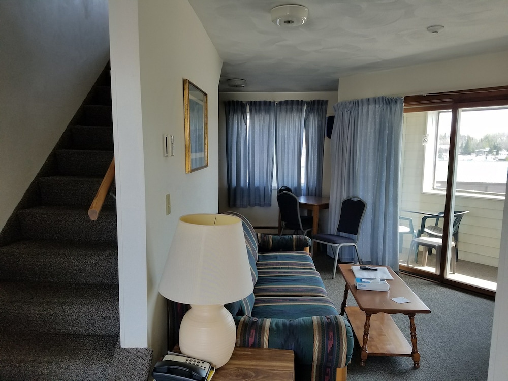 Clark's Beach Motel